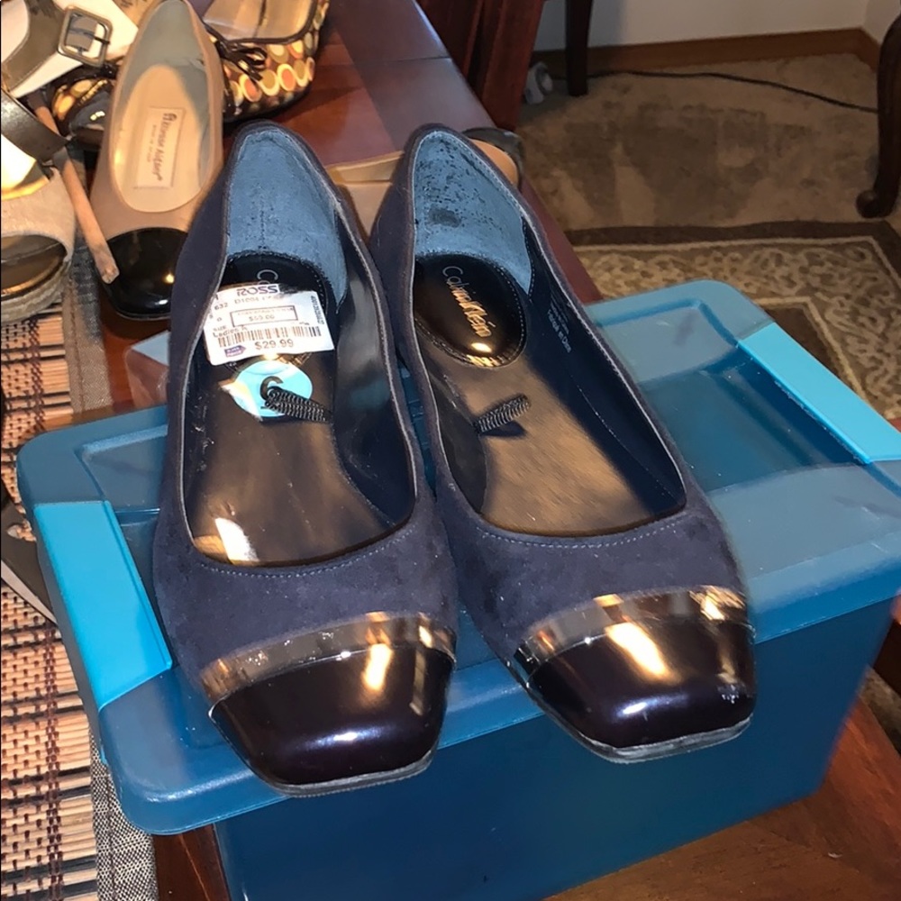 Shoes - Picture 2 of 6